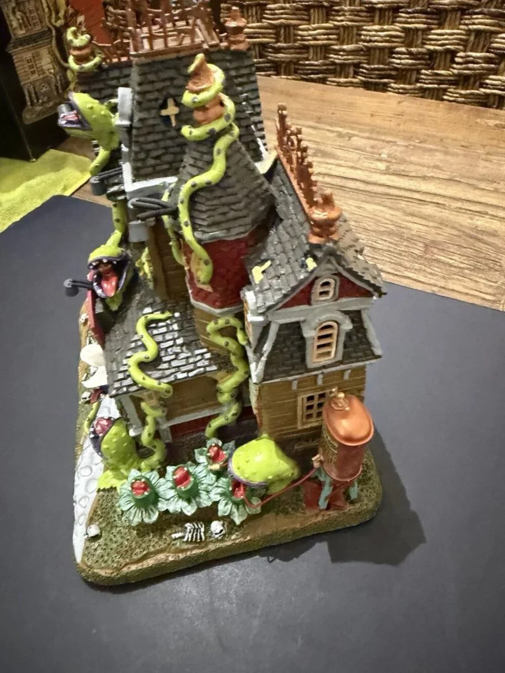 LEMAX Spooky Town THE LIVING END Lighted Building #45207 – Michaels Exclusive
